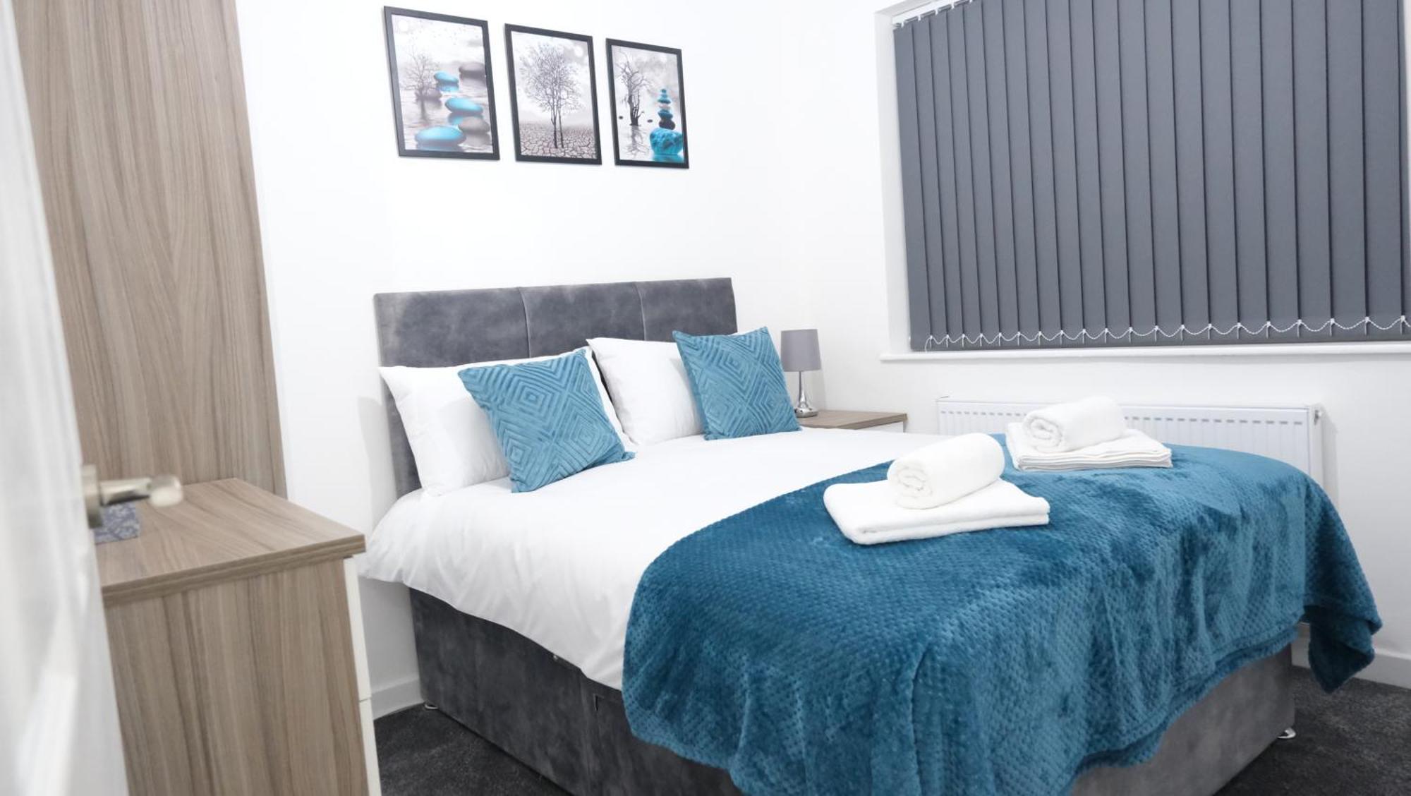 Modernized Three Bedroom House Near Stadium, Attractions, Centre - Sky N Netflix - Convenient Transport Casa de férias